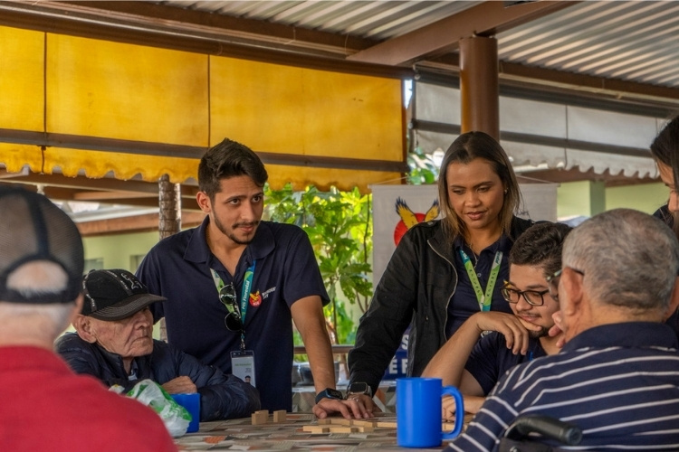 atividade de voluntariado com colaboradores da MS Florestal 